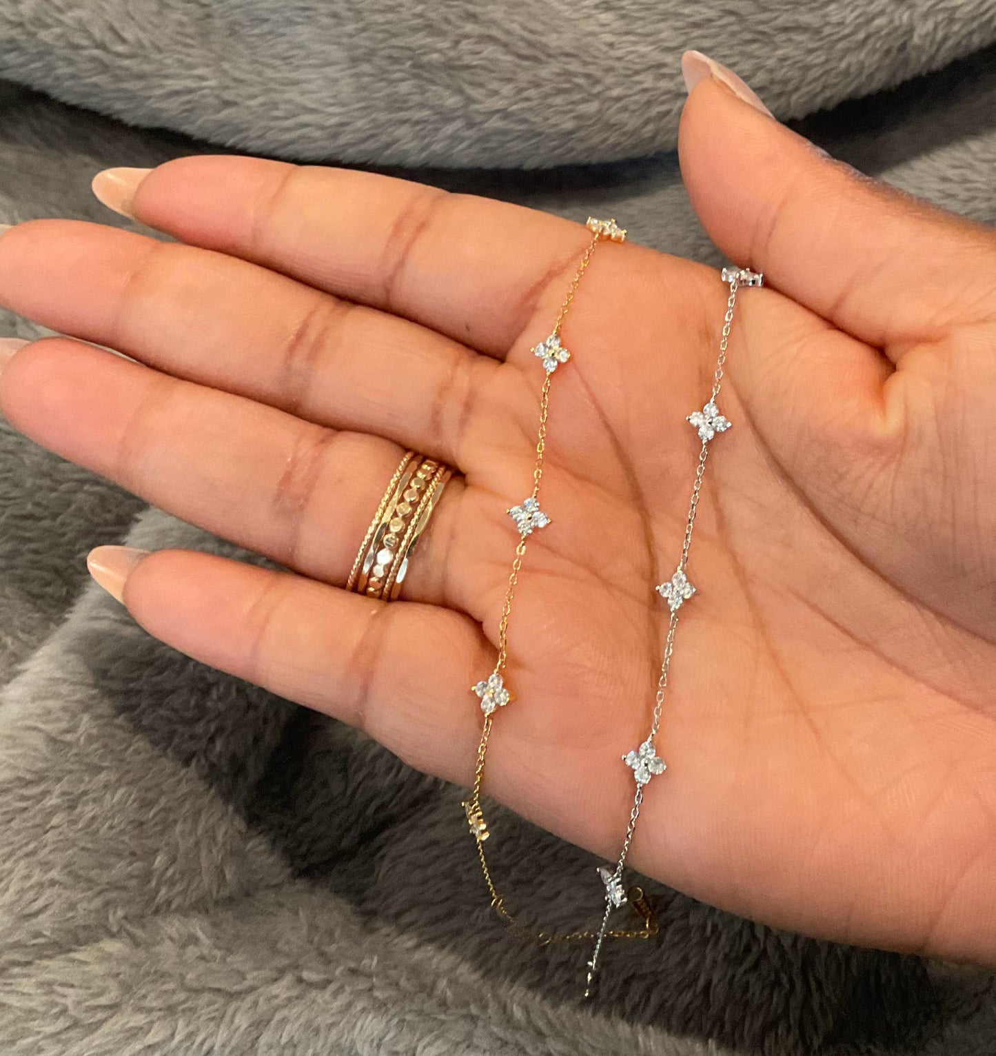 🌸 Dainty Flower Bracelet