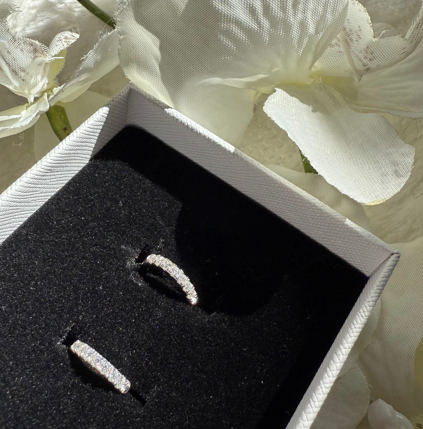 925 Sterling Silver Geometric Hoop Earrings with Sparkling Moissanite - 0.5"