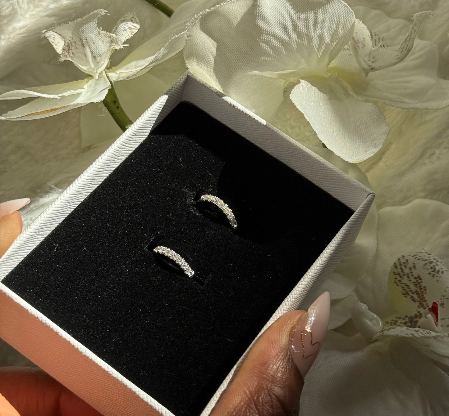 925 Sterling Silver Geometric Hoop Earrings with Sparkling Moissanite - 0.5"